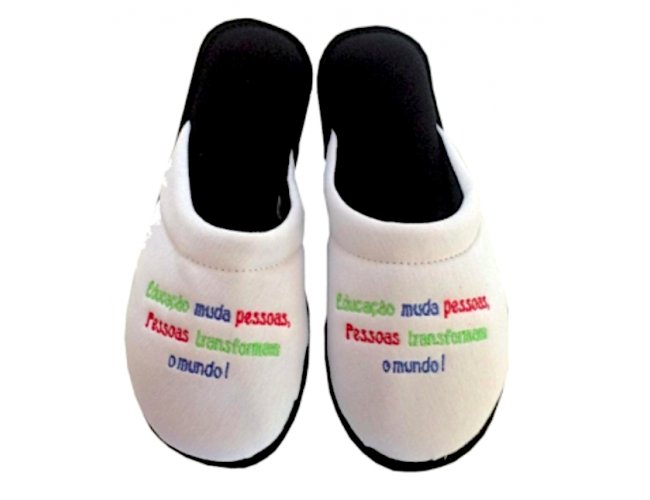 https://www.personalizaveis.com.br/content/interfaces/cms/userfiles/00412/produtos/pantufas-personalizadas-chinelos-personalizados-pantufas-bordadaschinelos-bordados-chinelos-para-sp-215.jpg