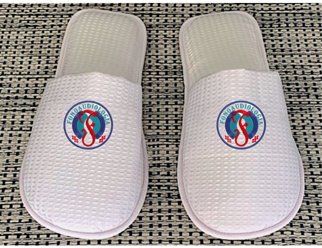 https://www.personalizaveis.com.br/content/interfaces/cms/userfiles/00412/produtos/pantufas-personalizadas-pantufas-bordadas-pantufas-estampadas-chinelos-de-hospital-chinelos-de-hote-426.jpg