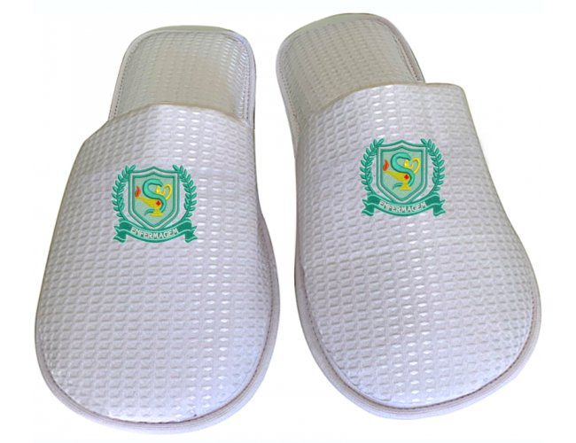 https://www.personalizaveis.com.br/content/interfaces/cms/userfiles/00412/produtos/pantufas-personalizadas-pantufas-bordadas-pantufas-estampadas-chinelos-de-hospital-chinelos-de-hote-735.jpg