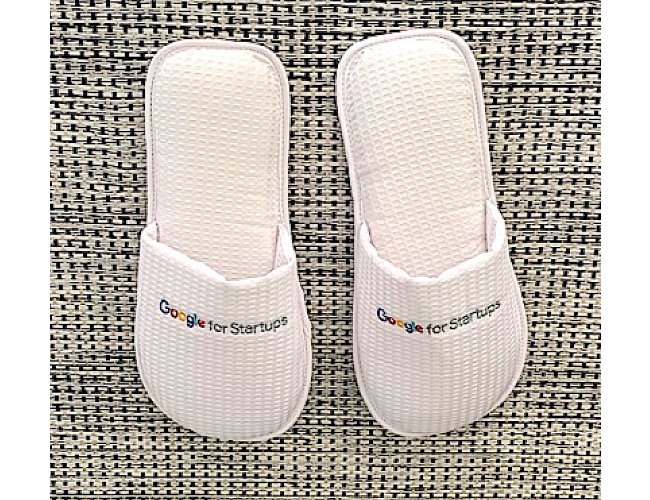 https://www.personalizaveis.com.br/content/interfaces/cms/userfiles/00412/produtos/pantufas-personalizadas-pantufas-bordadas-pantufas-estampadas-chinelos-de-hospital-chinelos-de-hote-939.jpg