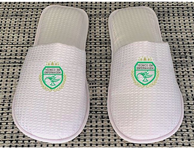 https://www.personalizaveis.com.br/content/interfaces/cms/userfiles/00412/produtos/pantufas-personalizadas-pantufas-bordadas-pantufas-estampadas-chinelos-de-hospital-chinelos-de-hote-972.jpg